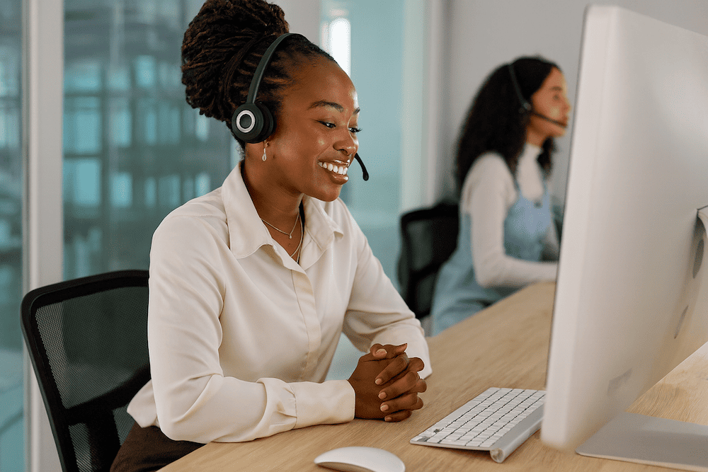 Atendimento sem digitação. O CRM se preenche sozinho, em tempo real.